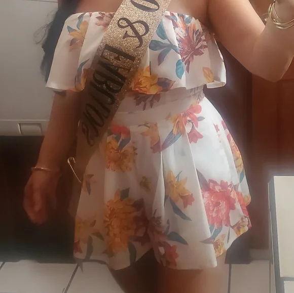 White Floral Pleated Strapless Romper - Picture 7 of 8